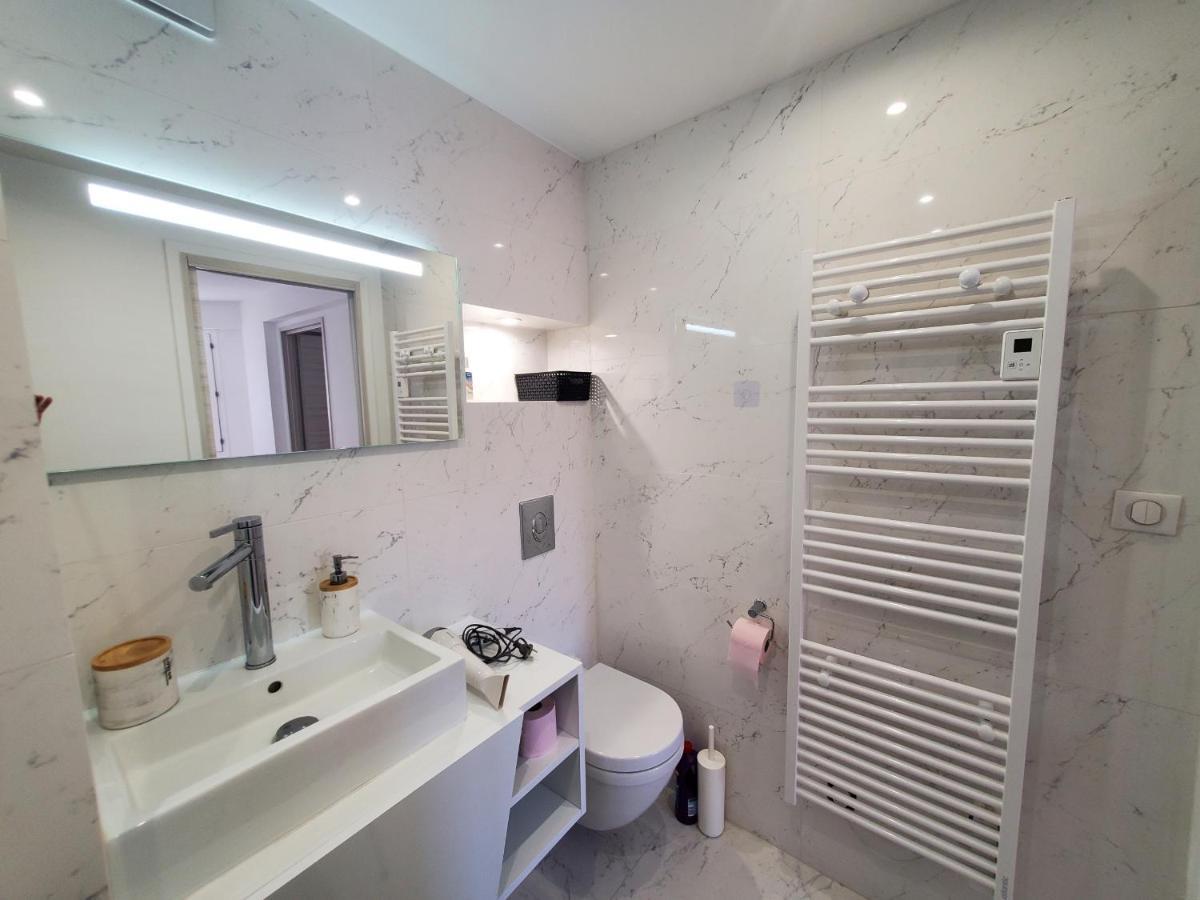 Appartement 2 Pieces 32m2 A 150m *